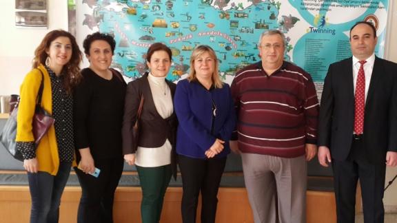 Fatsa Mesleki ve Teknik Anadolu Lisesi 2015- 2016 e-Twinning Projesi  Çemberimde Gül Oya